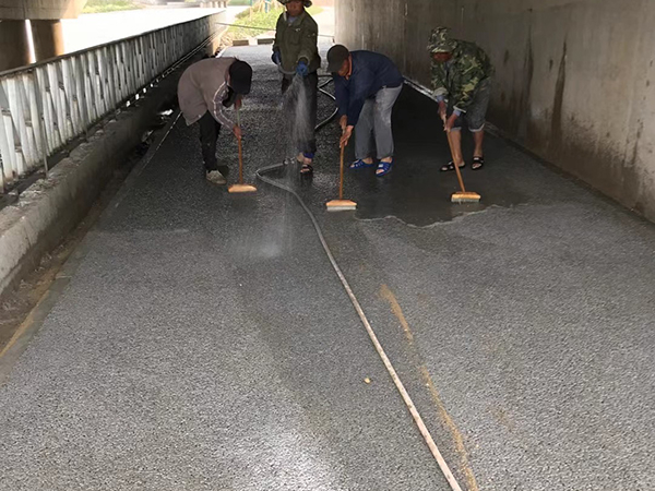 人行道透水瀝青